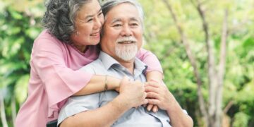 Kiểm soát bệnh mạn tính để nâng cao chất lượng cuộc sống người cao tuổi