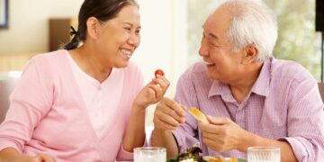 Chế độ dinh dưỡng cho bệnh nhân sau đột quỵ