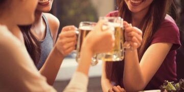 Rượu bia và vấn nạn ung thư, đột quỵ ngày càng trẻ hóa