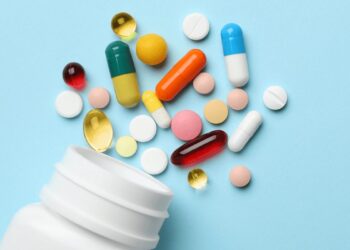 Làm thế nào để giảm tác dụng phụ khi uống thuốc tây nhiều?